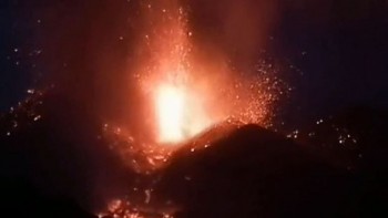 Firefighters retreat as La Palma volcano intensifies