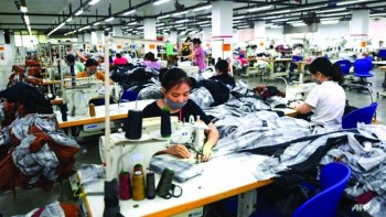 Vietnam's Covid lockdown ensnares world's clothing giants
