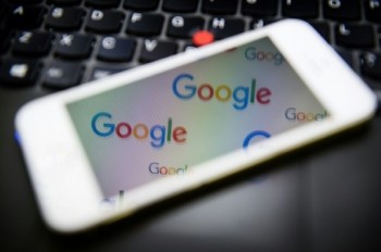 Google pulls plug on plan for mobile banking in Pay app