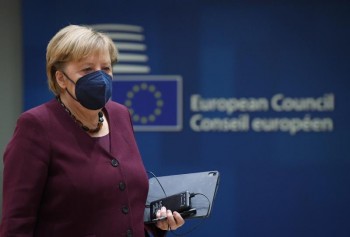'Monument' Merkel gets standing ovation at her last EU summit