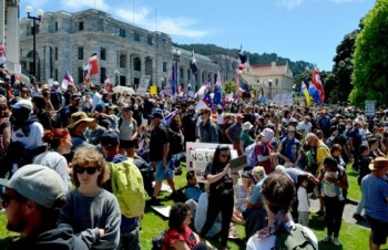 Thousands protest COVID restrictions in New Zealand