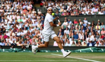 Roger Federer unlikely to return until mid-2022 as he continues recovery from knee surgery