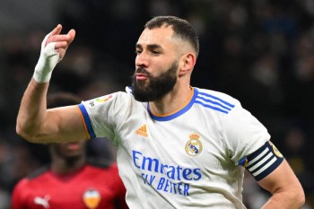 Vinicius and Benzema star as Real Madrid go eight points clear in La Liga