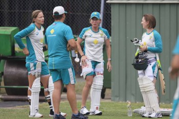 Beth Mooney to play women's Ashes Test while on liquid diet after surgery on broken jaw