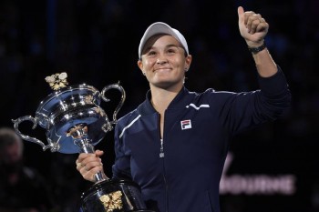 Ashleigh Barty announces shock retirement from tennis: 'Time to chase other dreams'