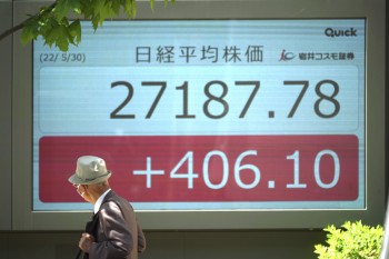 Asian stocks rise after Wall St breaks string of declines