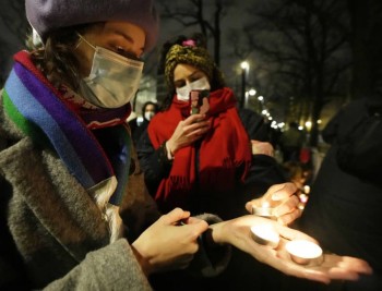 Poland, with near-total abortion ban, to record pregnancies