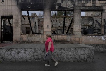Russians control 80% of key Ukraine city, cut escape routes
