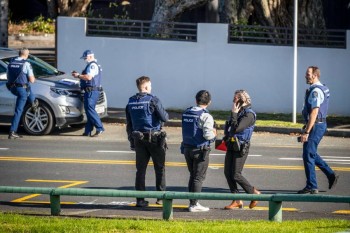 4 people wounded by man on stabbing rampage in New Zealand