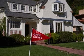 Canada bans most foreigners from buying homes