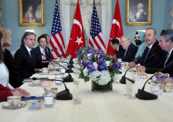 NATO allies U.S., Turkey try to mend fences but rifts persist