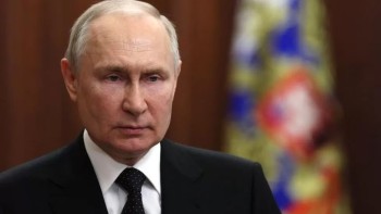 Instability ratchets up pressure on Vladimir Putin
