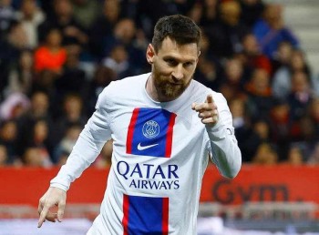 Lionel Messi stars as PSG return to winning ways to ease pressure on Christophe Galtier