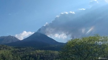 Flights to Bali resume following volcanic eruption