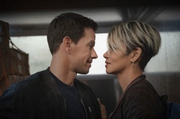 Mark Wahlberg and Halle Berry Lead a Middling Spy Comedy in ‘The Union’